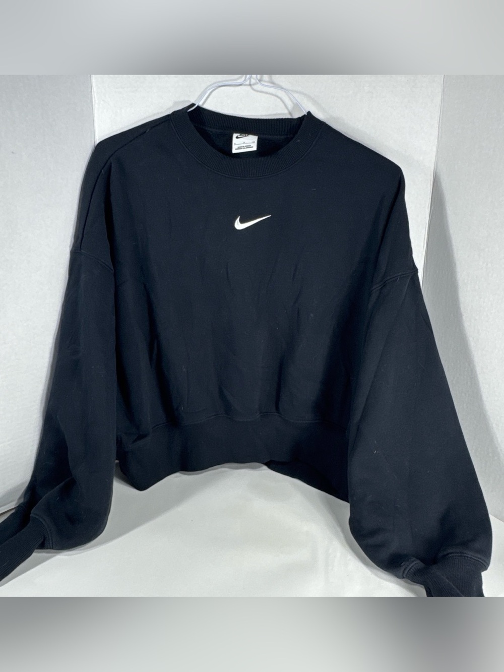 Nike Women's Black Cropped Crewneck Sweatshirt